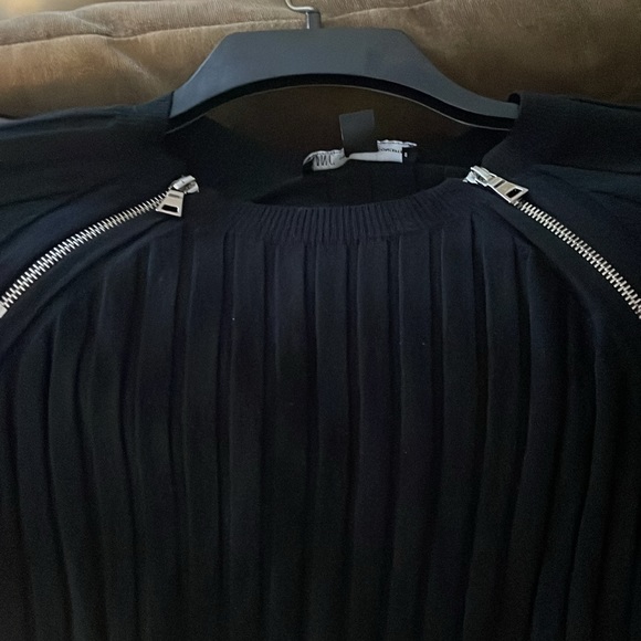 INC ZIPPER DETAIL RIBBED BLACK SWEATER - Picture 3 of 7